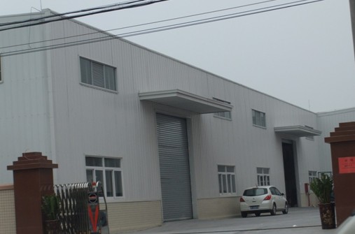 横沥单一层钢结构厂房出租900平方带牛角、装修