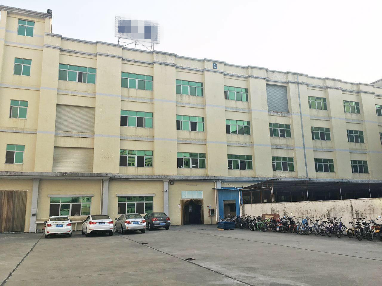 东莞黄江工业园独院标准厂房分租一楼2000平方带喷淋消防